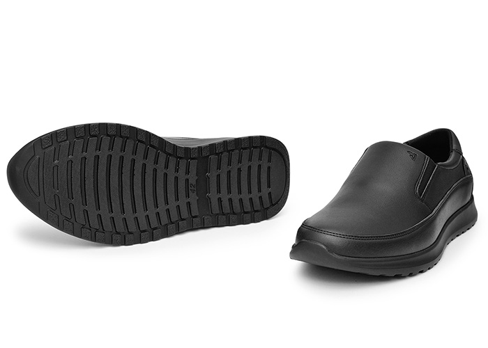 Hilton Black фото